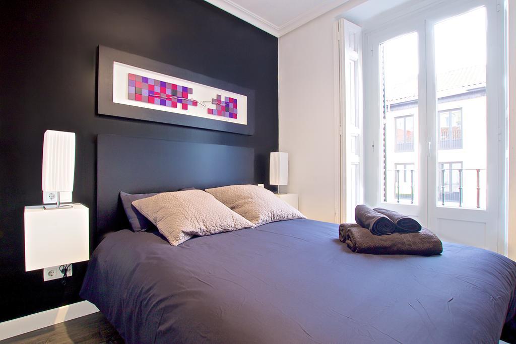 Habitat Apartments Latina Madrid Rum bild