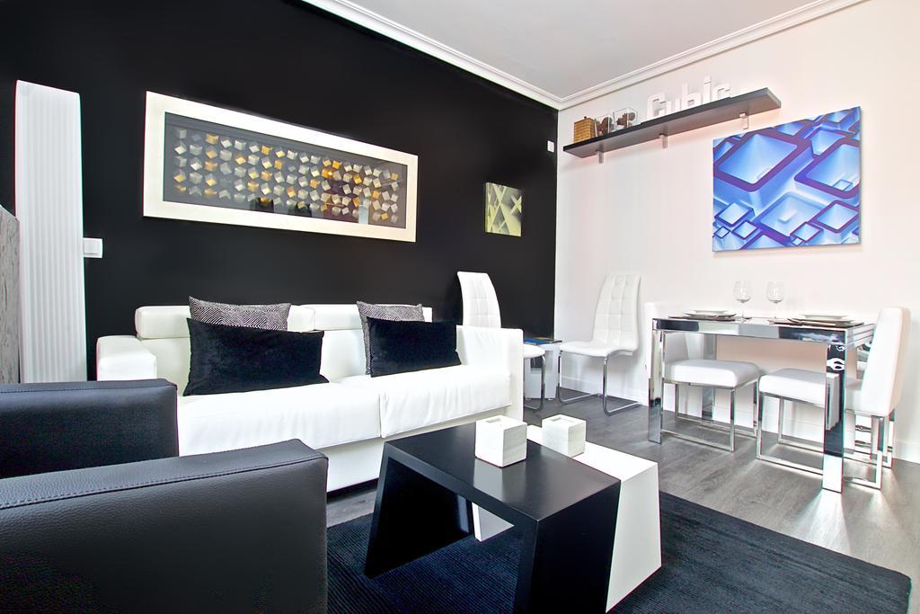 Habitat Apartments Latina Madrid Rum bild